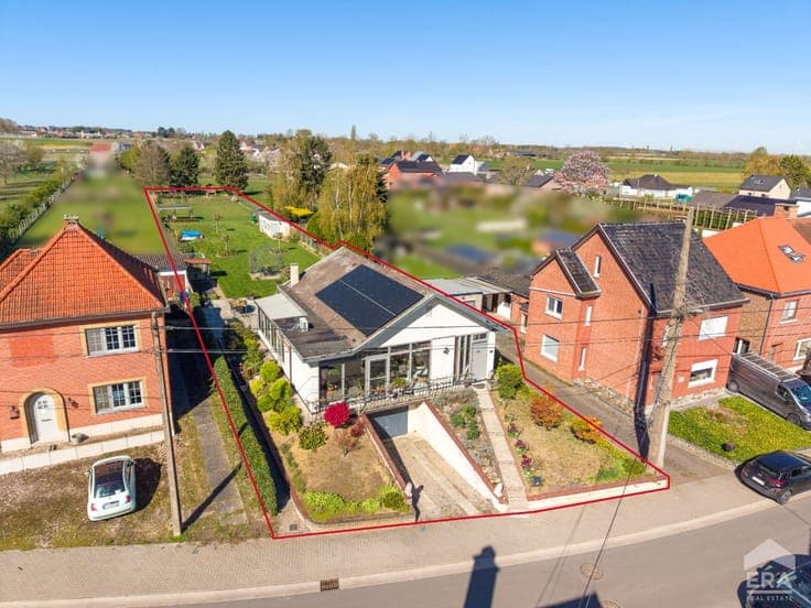 Detached house with large garden in Geetbets