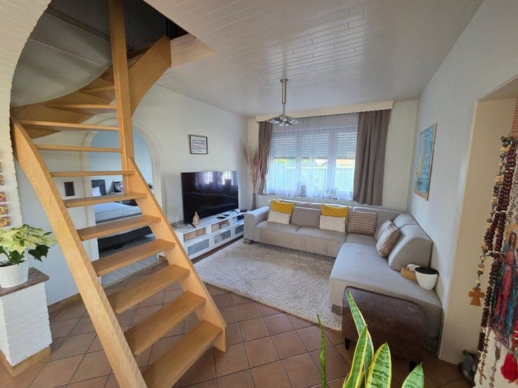 Zeer goed onderhouden 3-gevelwoning