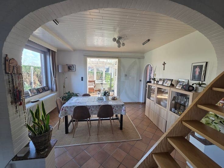 Zeer goed onderhouden 3-gevelwoning