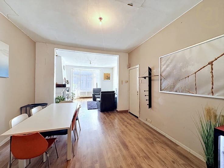 Residential House with 96 m² Warehouse – Anderlecht
