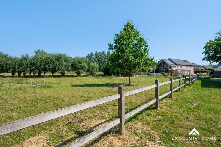 Luxury country estate with farmhouse villa, pastures and sta