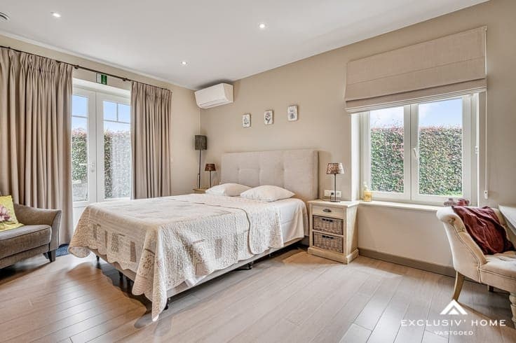 Luxury country estate with farmhouse villa, pastures and sta
