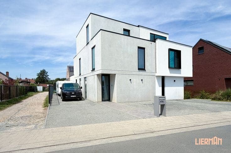 House in Lede