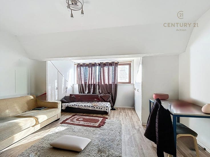 6-BEDROOM SINGLE-FAMILY HOUSE – 83 RUE TRAVERSIÈRE