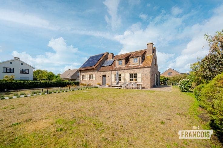 Stunning five-bedroom villa for sale in Wenduine!