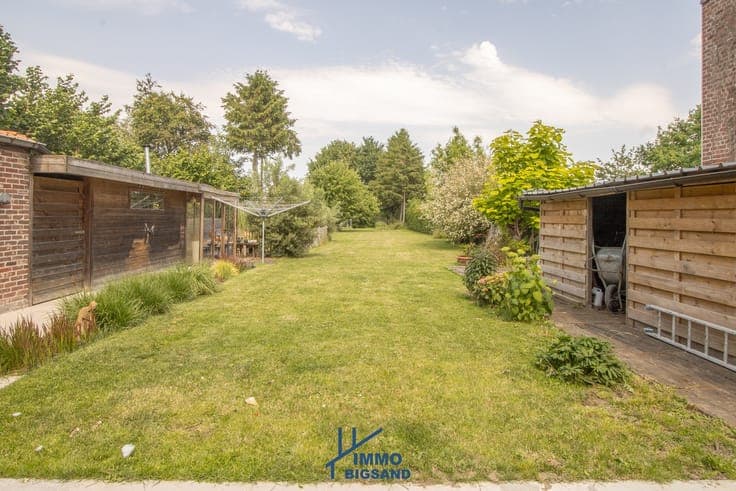 Woning op royaal perceel van 1.780 m² met vijver, poolhou...