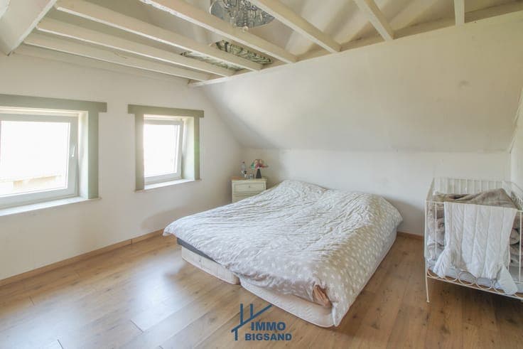 Woning op royaal perceel van 1.780 m² met vijver, poolhou...