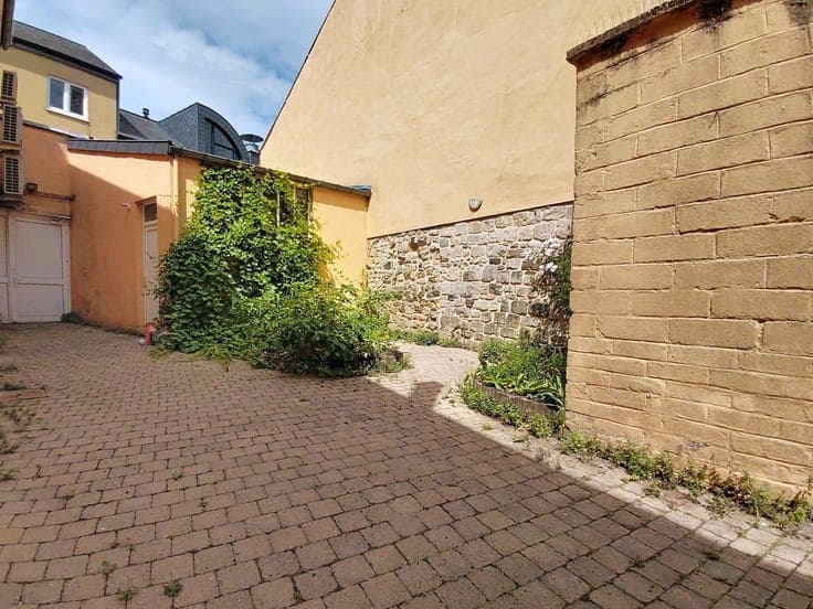 multifunctional building