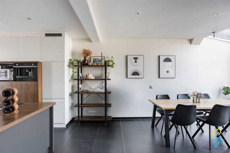 MOV-IN-READY CHARMING HOME IN AN IDYLLIC LOCATION