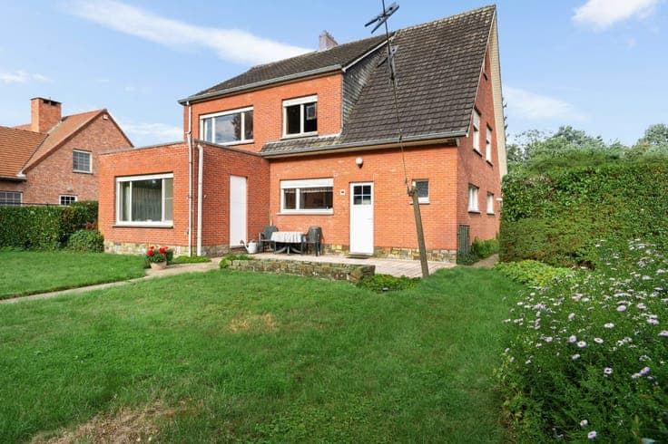TOPLOCATIE! RUIME WONING MET 4 SLK OP 1.980 m²!