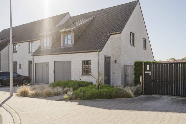 Recent semi-detached house with 3 bedrooms in Rollegem