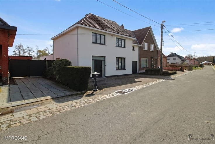 Charming Property with Unseen Potential For Sale