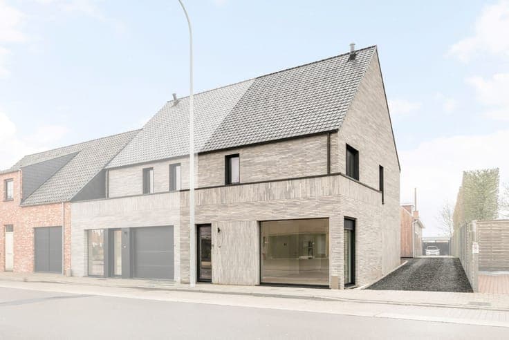 Ready-to-move-in house with 3 bedrooms, parking space and t