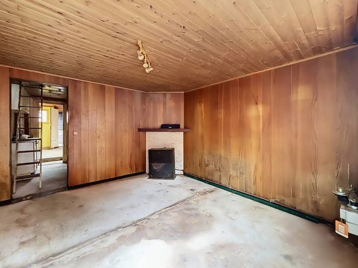 House to renovate with sunny garden in Deinze