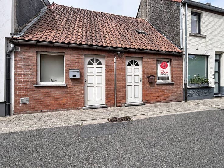 House to renovate with sunny garden in Deinze