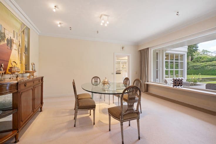 Detached villa with south-facing garden & pond in Het Zoute