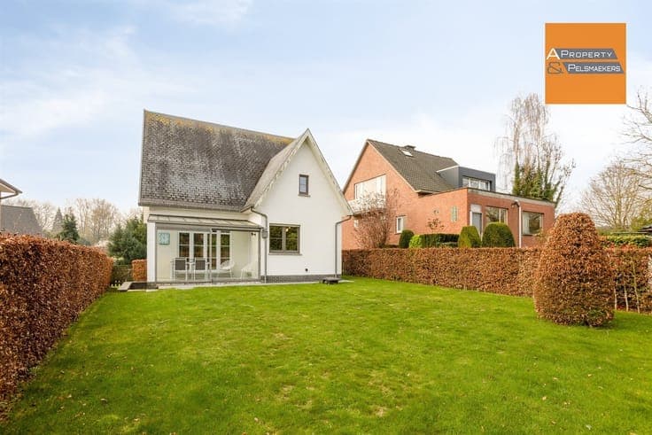 Bright 4-bedroom villa near Britisch School