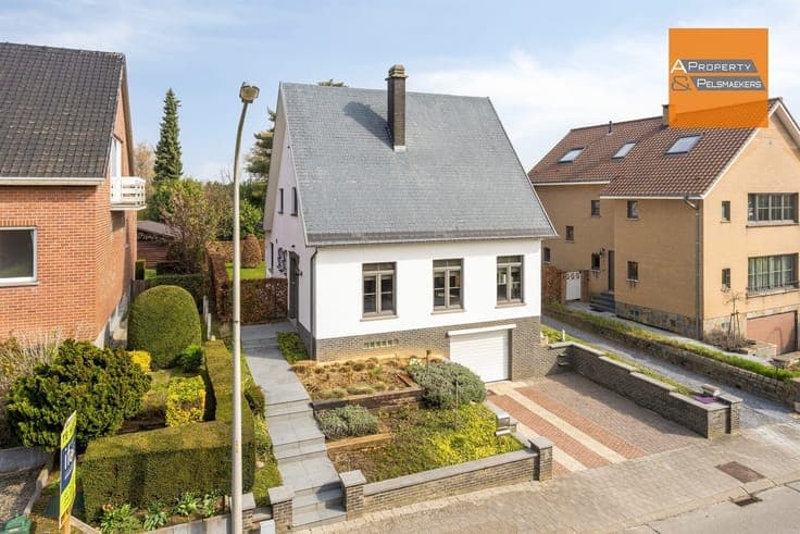 Bright 4-bedroom villa near Britisch School