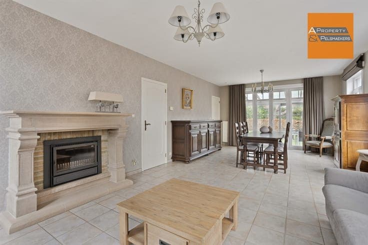 Bright 4-bedroom villa near Britisch School