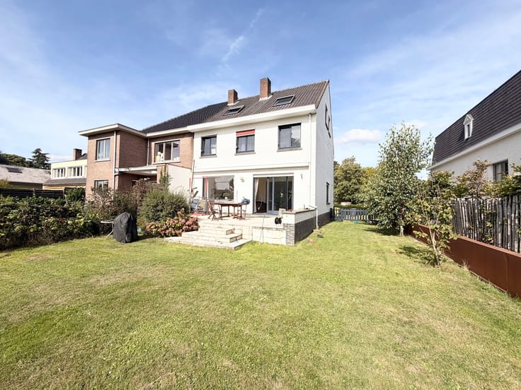 6-slaapkamerwoning met tuin, Wezembeek-Oppem