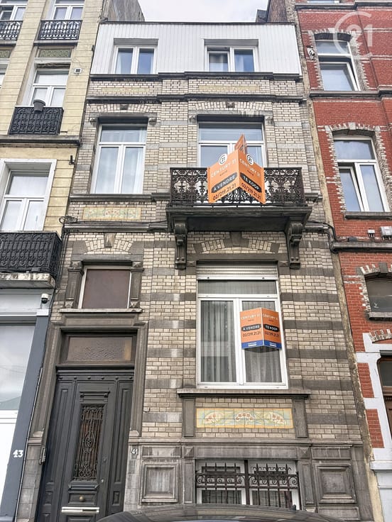 Spacious house with garden – dual living potential!
