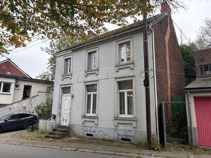 4-slaapkamerwoning, Court-Saint-Étienne