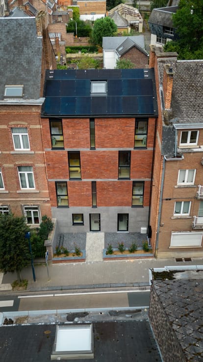 12-slaapkameropbrengsteigendom met tuin, Namen