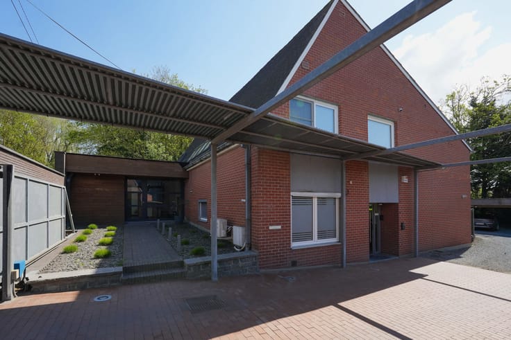 4-slaapkameropbrengsteigendom met tuin, Pecq