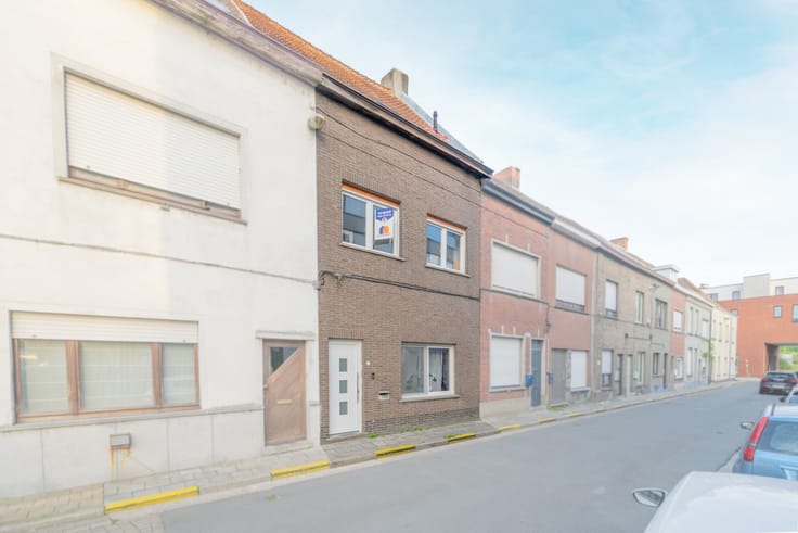 Licht op te frissen gezinswoning in het centrum van Deinze