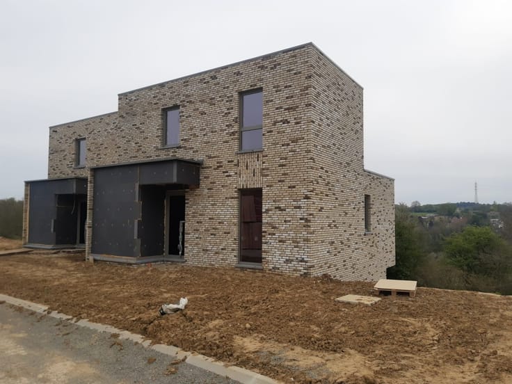 4-slaapkamerwoning met tuin, Court-Saint-Etienne