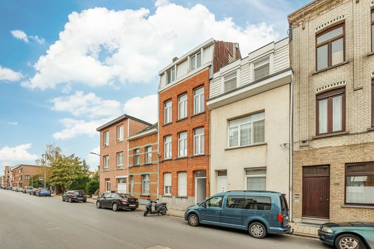 6-slaapkameropbrengsteigendom met tuin, Deurne